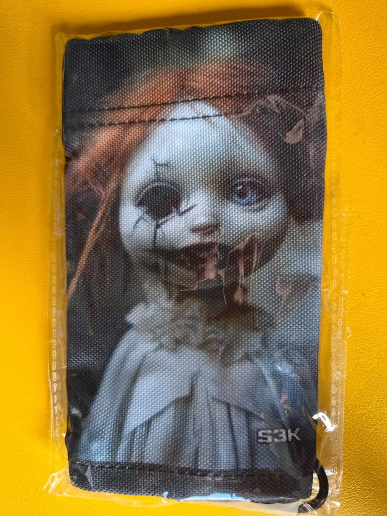 Dark Laufsocke: Creepy Horror Doll
